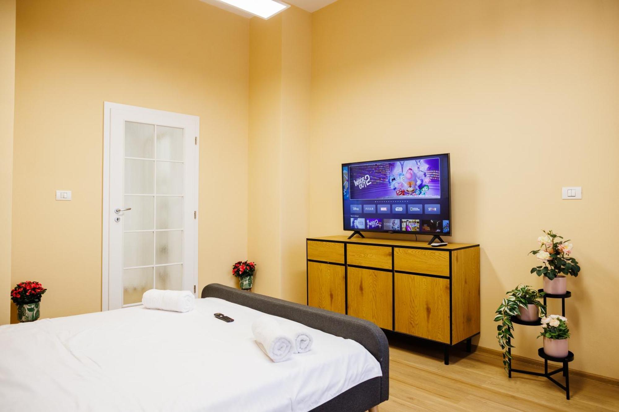 Studio In Old Town'S 1752 Hotel Тимишоара Экстерьер фото