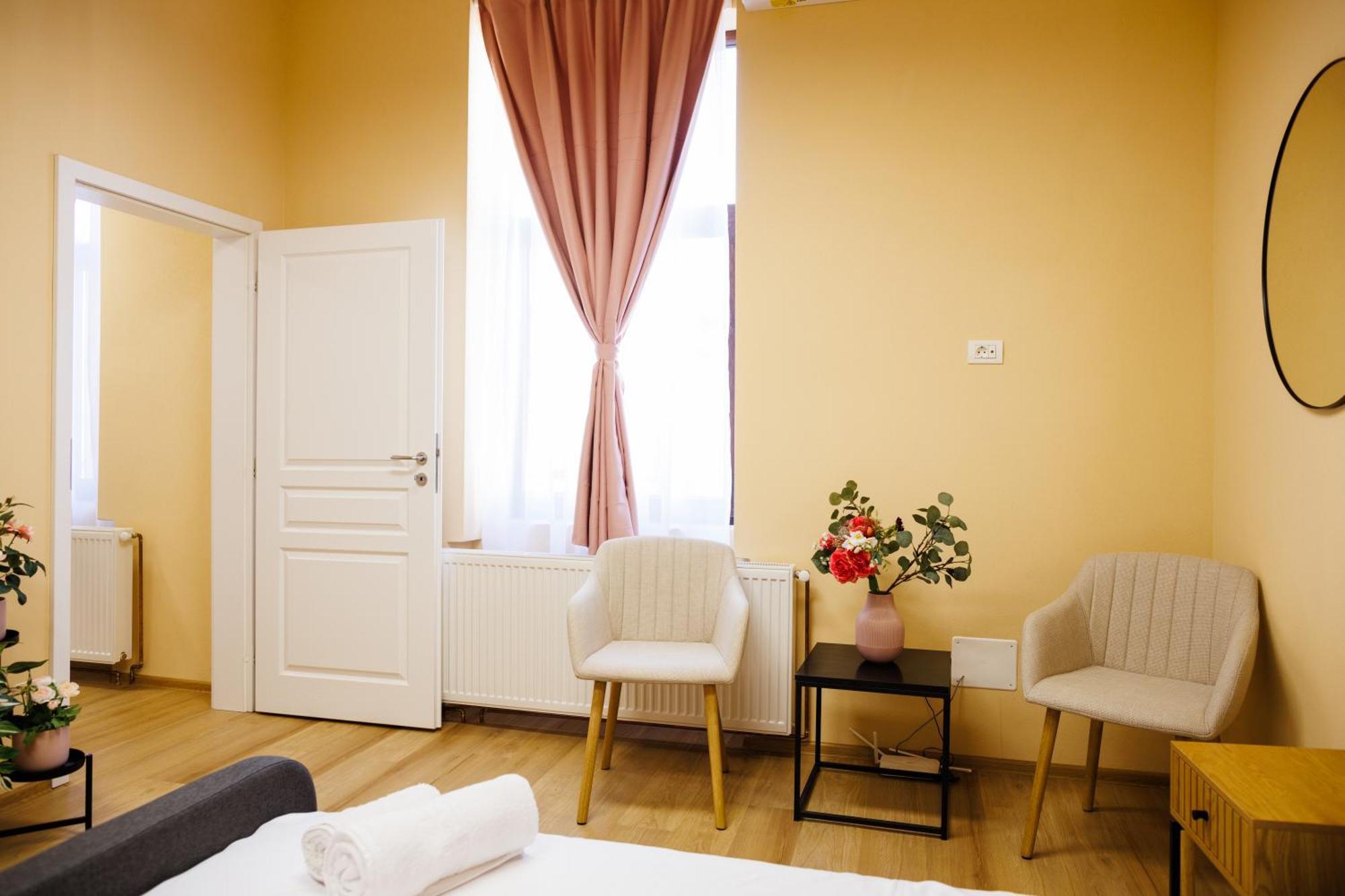 Studio In Old Town'S 1752 Hotel Тимишоара Экстерьер фото